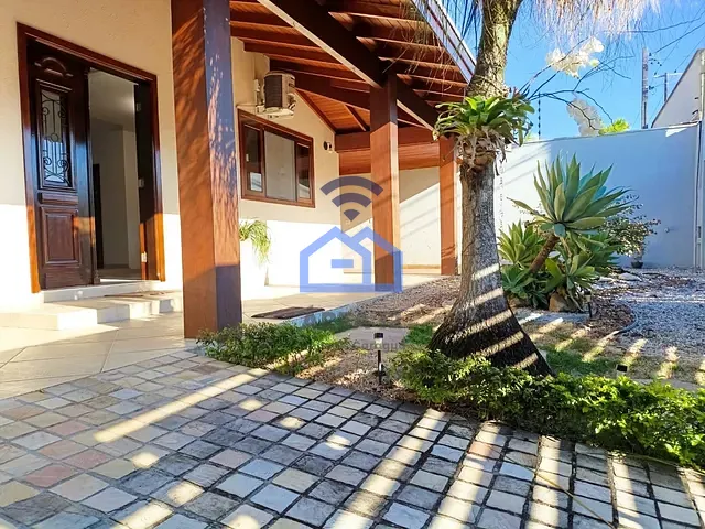 Casa com 360m² 3 quartos e 3 banheiros, à venda, no bairro Indaiá em Caraguatatuba