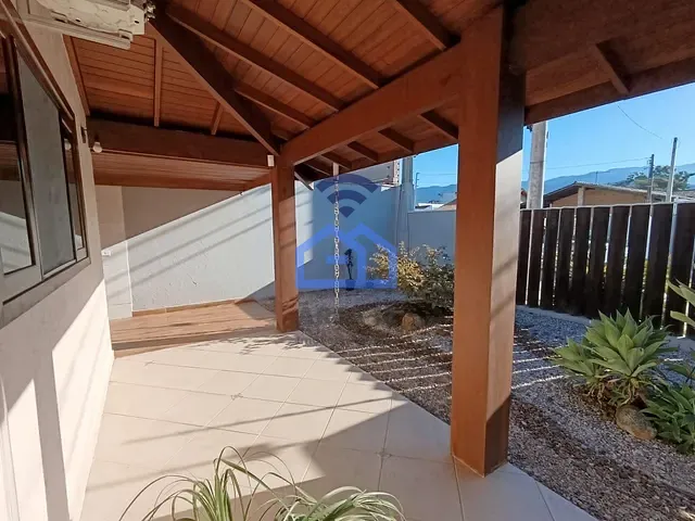 Casa com 360m² 3 quartos e 3 banheiros, à venda, no bairro Indaiá em Caraguatatuba