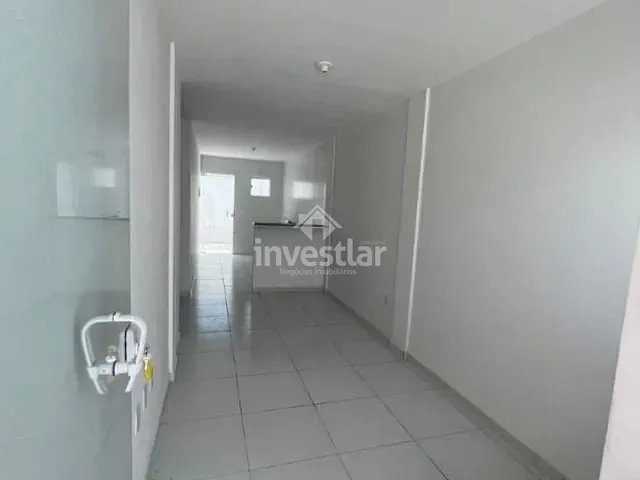 Casa 2 quartos e 1 banheiro, à venda, no bairro Três Irmãs em Campina Grande