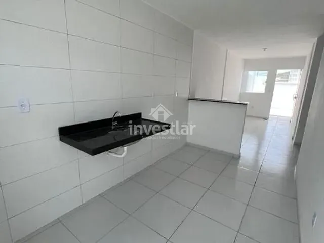 Casa 2 quartos e 1 banheiro, à venda, no bairro Três Irmãs em Campina Grande