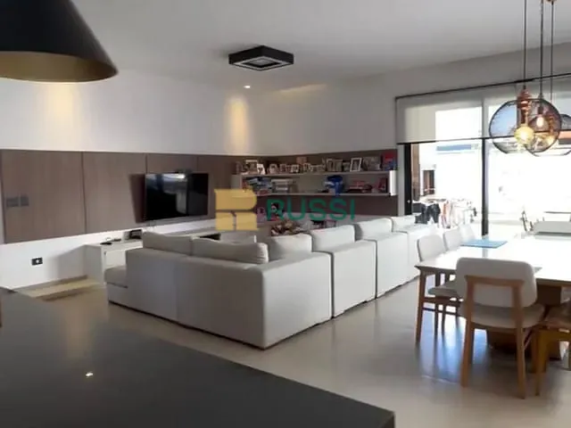Casa com 450m² 3 quartos e 2 banheiros, à venda, no bairro Urbanova em São José dos Campos