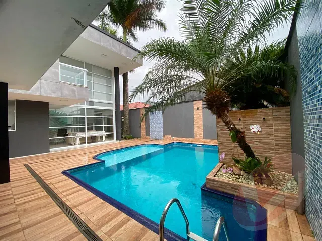 Casa com 360m² 5 quartos e 2 banheiros, para alugar, no bairro Flórida em Praia Grande