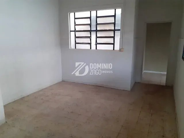 Casa com 214m² 4 quartos e 2 banheiros, à venda, no bairro São Benedito em Uberaba