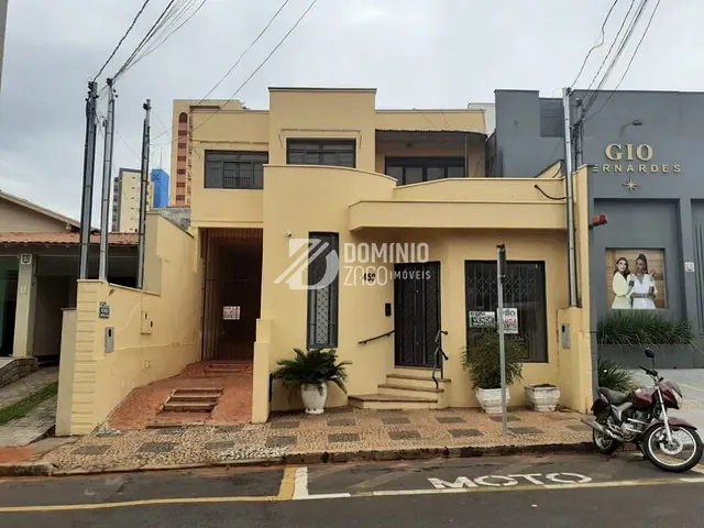 Casa com 214m² 4 quartos e 2 banheiros, à venda, no bairro São Benedito em Uberaba