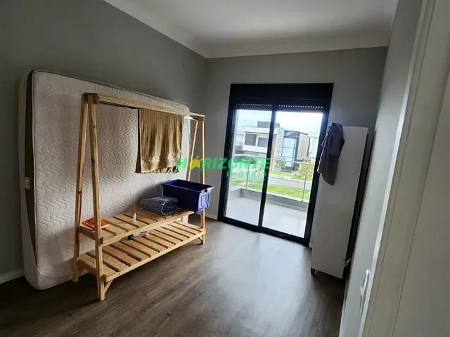 Casa com 250m² 4 quartos e 4 banheiros, à venda, no bairro Recanto dos Eucaliptos em São José dos Campos