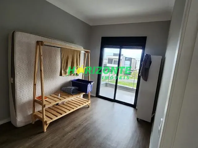 Casa com 250m² 4 quartos e 4 banheiros, à venda, no bairro Recanto dos Eucaliptos em São José dos Campos