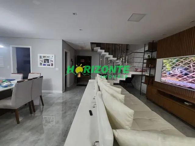 Casa com 250m² 4 quartos e 4 banheiros, à venda, no bairro Recanto dos Eucaliptos em São José dos Campos