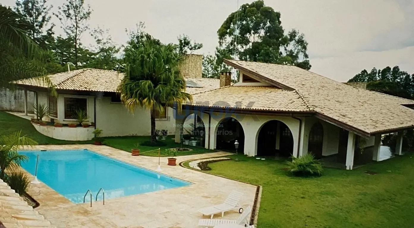 Casa, 4 quartos, 1449 m² - Foto 1