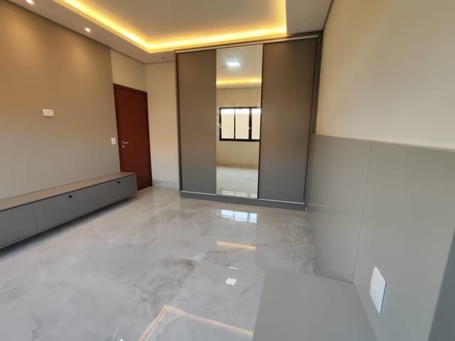 Casa com 408m² 3 quartos e 1 banheiro, à venda, no bairro Jardim Curitiba em Sinop