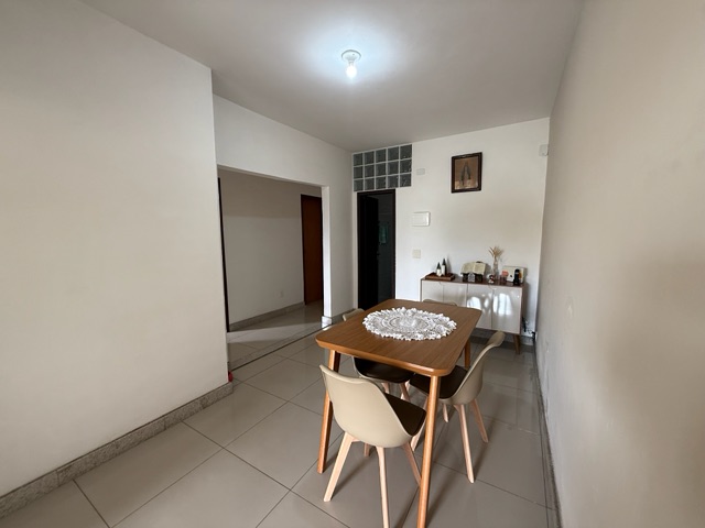 Casa com 360m² 3 quartos e 2 banheiros, à venda, no bairro Jardim Alvorada em Belo Horizonte