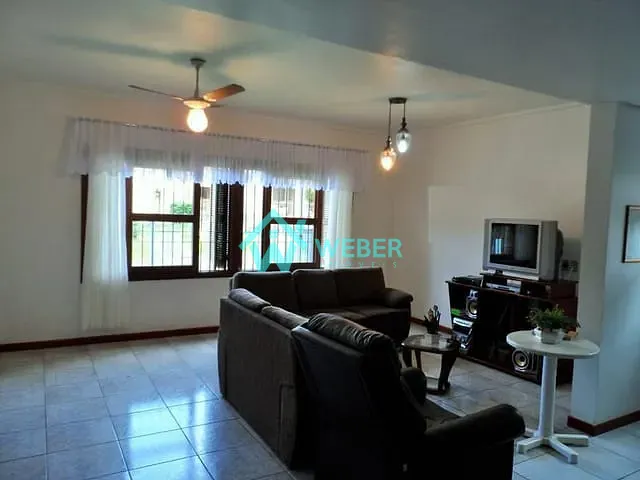 Casa 3 quartos e 3 banheiros, à venda, no bairro São Jorge em Novo Hamburgo