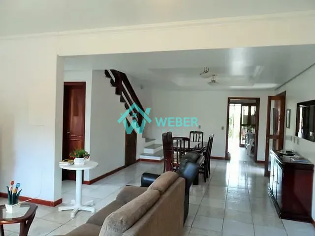 Casa 3 quartos e 3 banheiros, à venda, no bairro São Jorge em Novo Hamburgo