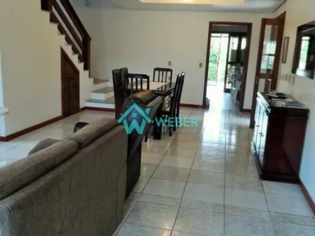 Casa 3 quartos e 3 banheiros, à venda, no bairro São Jorge em Novo Hamburgo
