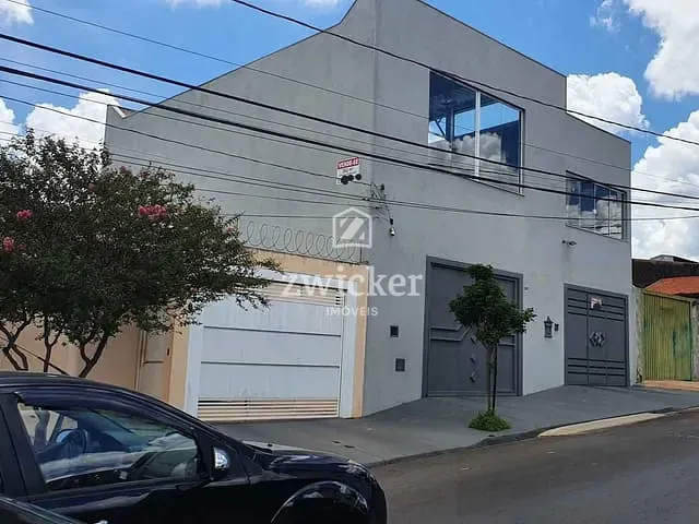 Casa com 484m² 2 quartos e 4 banheiros, à venda, no bairro Vila Jardim Celina em Bauru