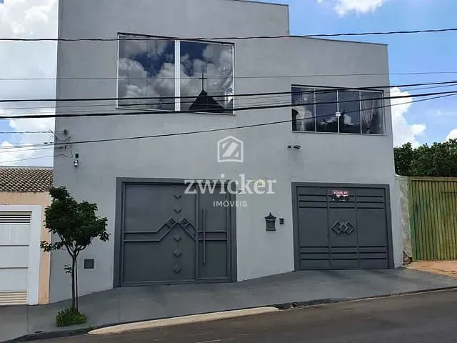 Casa com 484m² 2 quartos e 4 banheiros, à venda, no bairro Vila Jardim Celina em Bauru