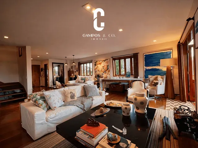 Casa com 1200m² 3 quartos e 3 banheiros, à venda ou para alugar, no bairro Iporanga em Campos Do Jordão