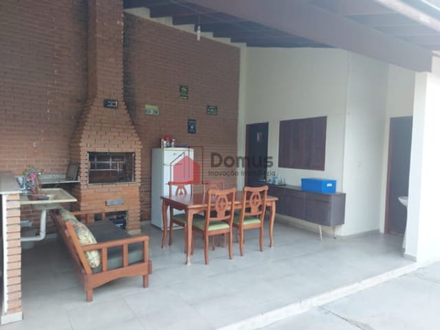 Casa com 250m², à venda, no bairro Vila Suiça em Pindamonhangaba