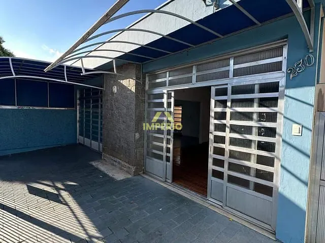 Casa com 289m² 4 quartos e 3 banheiros, à venda, no bairro Centro em Salto
