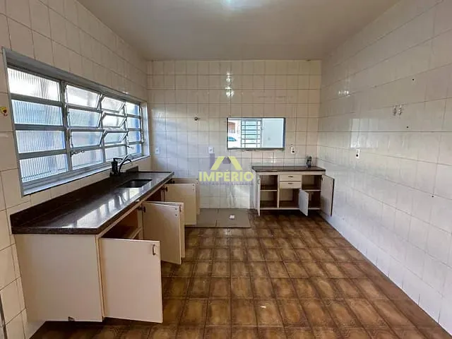 Casa com 289m² 4 quartos e 3 banheiros, à venda, no bairro Centro em Salto