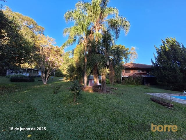 Casa com 33000m² 3 quartos e 3 banheiros, para alugar, no bairro São Sebastião em São José Dos Pinhais