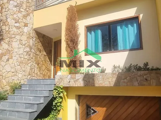 Casa com 300m² 3 quartos e 2 banheiros, à venda, no bairro Nova Petrópolis em São Bernardo do Campo