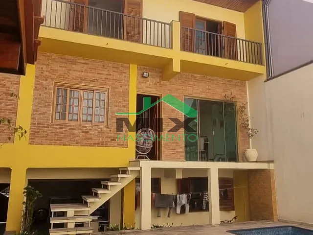 Casa com 300m² 3 quartos e 2 banheiros, à venda, no bairro Nova Petrópolis em São Bernardo do Campo