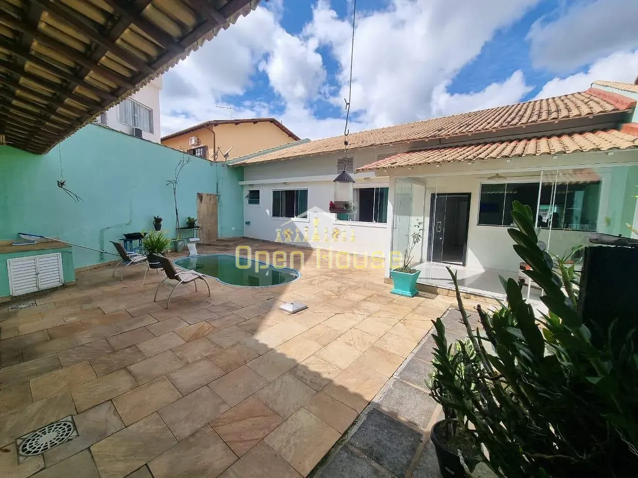 Casa, 2 quartos, 242 m² - Foto 1