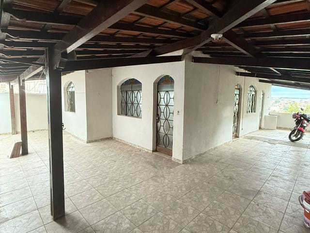 Casa 3 quartos e 1 banheiro, à venda, no bairro Jardim Laguna em Contagem