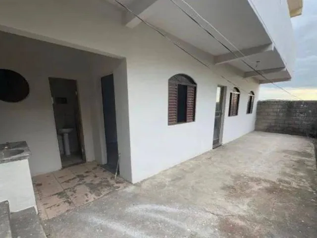 Casa 3 quartos e 1 banheiro, à venda, no bairro Jardim Laguna em Contagem
