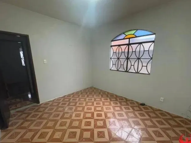 Casa 3 quartos e 1 banheiro, à venda, no bairro Jardim Laguna em Contagem