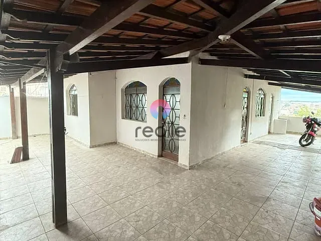 Casa 3 quartos e 1 banheiro, à venda, no bairro Jardim Laguna em Contagem