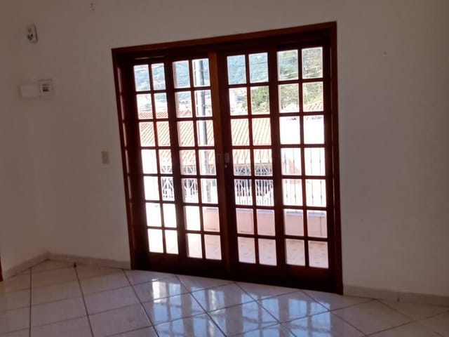 Casa 2 quartos e 1 banheiro, para alugar, no bairro Ponte Nova em Extrema