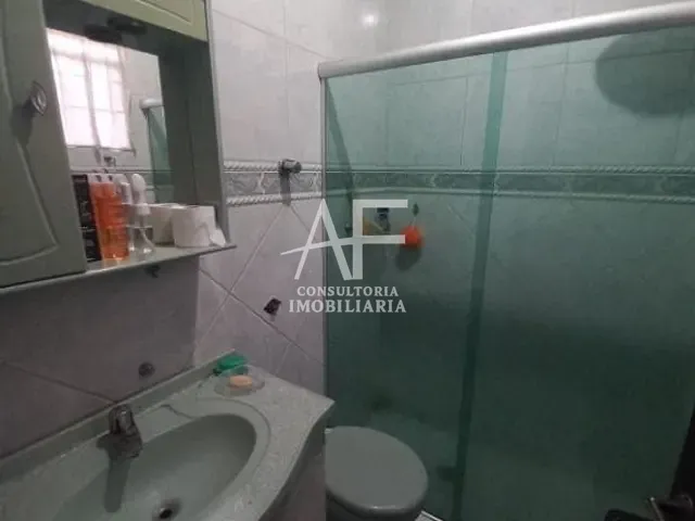 Casa com 150m² 5 quartos e 3 banheiros, à venda, no bairro Vila Jaboticabeira em Taubaté