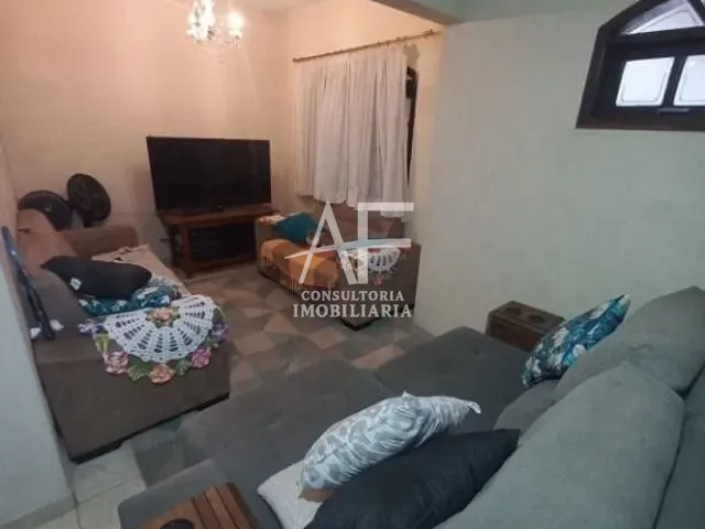 Casa com 150m² 5 quartos e 3 banheiros, à venda, no bairro Vila Jaboticabeira em Taubaté