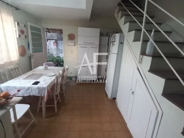 Casa com 150m² 5 quartos e 3 banheiros, à venda, no bairro Vila Jaboticabeira em Taubaté