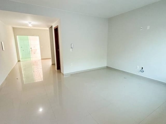 Casa com 130m² 3 quartos e 2 banheiros, à venda, no bairro Granja dos Cavaleiros em Macaé