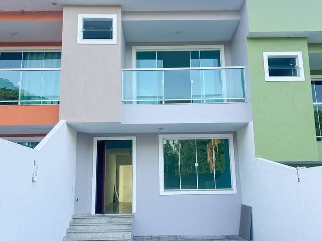 Casa com 130m² 3 quartos e 2 banheiros, à venda, no bairro Granja dos Cavaleiros em Macaé