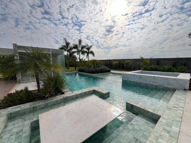 Casa com 2615m² 7 quartos e 9 banheiros, à venda, no bairro Estância Bom Tempo em Londrina