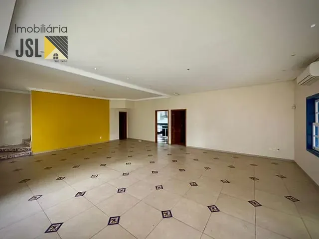 Casa com 1200m² 5 quartos e 6 banheiros, à venda, no bairro Residencial Santa Helena em Caçapava