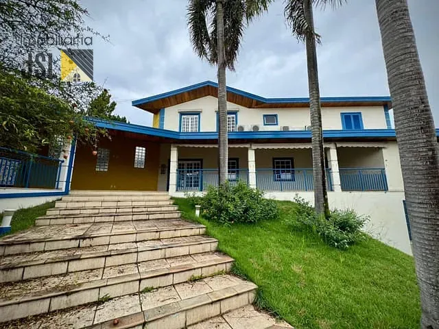 Casa com 1200m² 5 quartos e 6 banheiros, à venda, no bairro Residencial Santa Helena em Caçapava