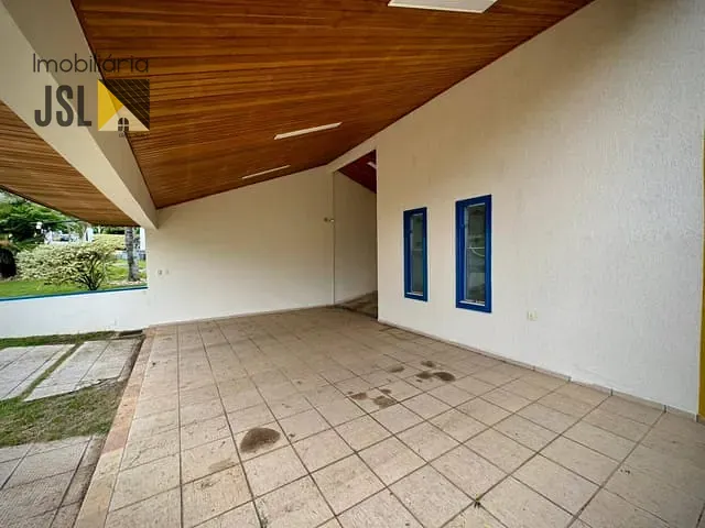 Casa com 1200m² 5 quartos e 6 banheiros, à venda, no bairro Residencial Santa Helena em Caçapava