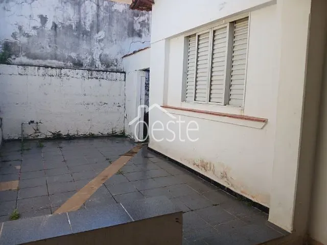 Casa com 200m² 2 quartos e 1 banheiro, para alugar, no bairro Vila Borges em Santa Bárbara D'Oeste