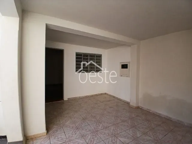 Casa com 200m² 2 quartos e 1 banheiro, para alugar, no bairro Vila Borges em Santa Bárbara D'Oeste