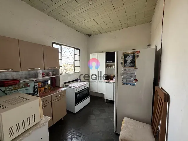 Casa 2 quartos e 1 banheiro, à venda, no bairro Jardim Alvorada em Belo Horizonte