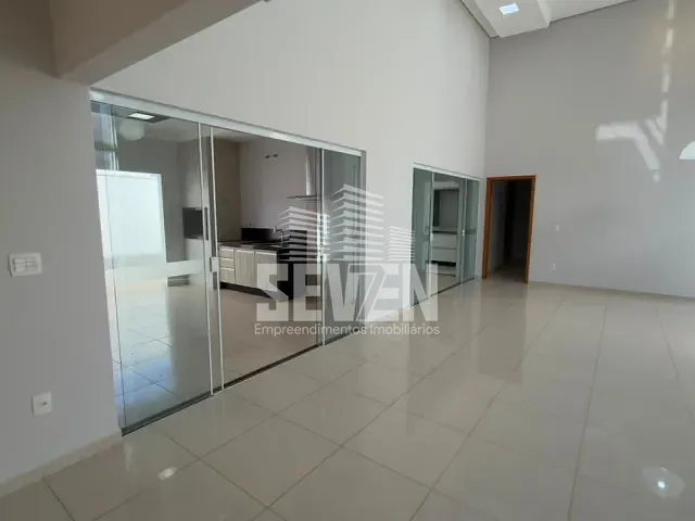 Casa com 360m² 3 quartos e 3 banheiros, para alugar, no bairro Residencial Lago Sul em Bauru