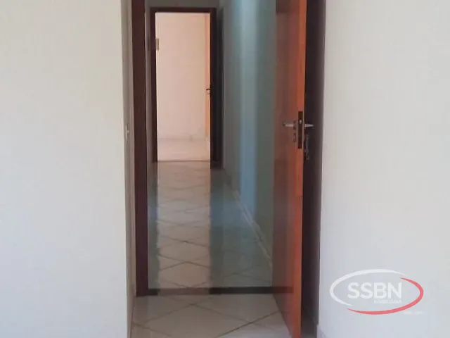 Casa 3 quartos e 1 banheiro, para alugar, no bairro Parque Residencial Klavin em Nova Odessa