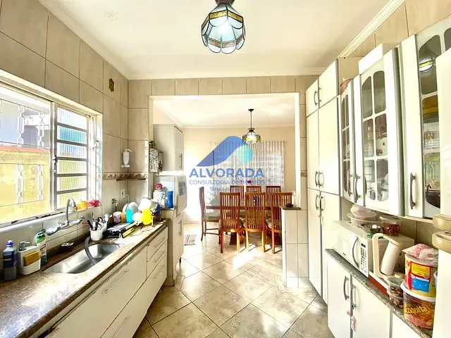 Casa com 250m² 4 quartos e 3 banheiros, à venda, no bairro Bosque dos Eucaliptos em São José dos Campos