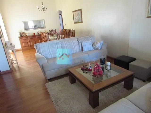 Casa com 520m² 3 quartos e 3 banheiros, à venda, no bairro Vila Maria em São José dos Campos