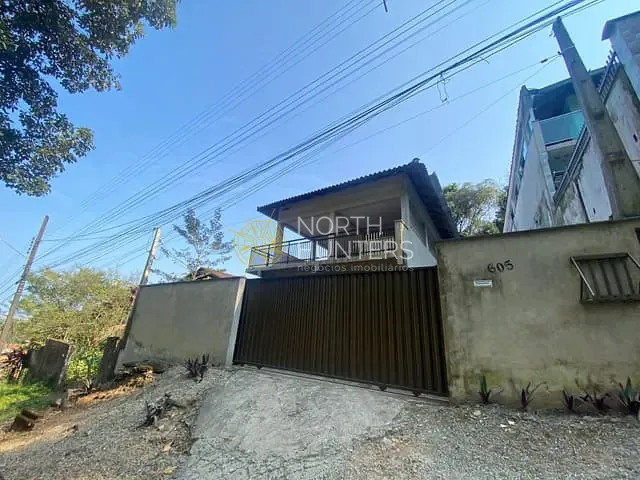 Casa com 149m² 3 quartos e 1 banheiro, à venda, no bairro Boa Vista em Joinville