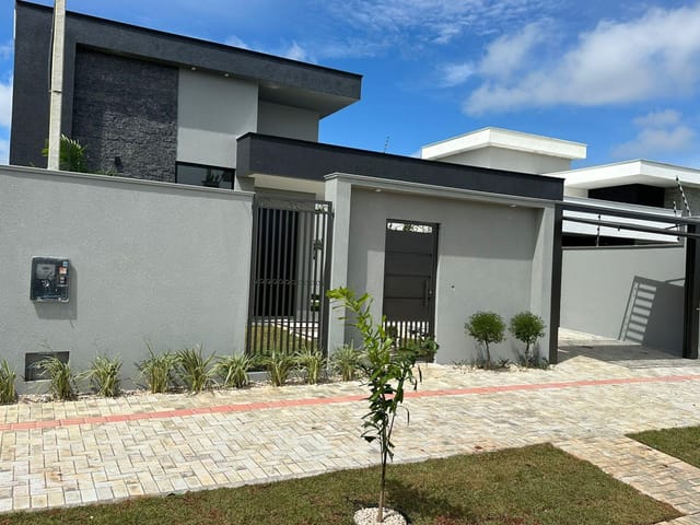Casa com 300m² 3 quartos e 1 banheiro, à venda, no bairro Residencial Riviera Suíça em Sinop